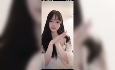 最新《瘋狂抖音》外篇之《抖音擦邊3》顏值主播直播各顯神通 閃現 走光露點 刷邊PK (220)