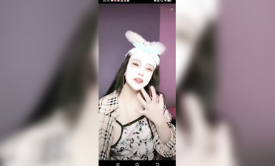 最新《瘋狂抖音》外篇之《抖音擦邊3》顏值主播直播各顯神通 閃現 走光露點 刷邊PK (226)