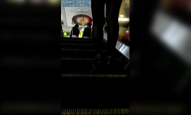 各種地方摸完女生翹臀或黑絲長腿就跑 各種尖叫聲 有的露臉 有的抄底 腎上腺素拉滿 太刺激 (14)