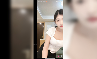 最新《瘋狂抖音》外篇之《抖音擦邊3》顏值主播直播各顯神通 閃現 走光露點 刷邊PK (228)