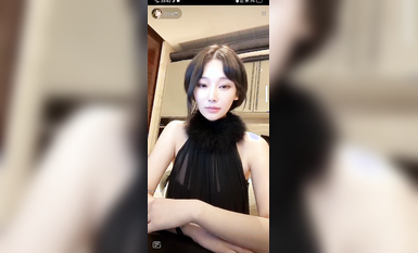 最新《瘋狂抖音》外篇之《抖音擦邊3》顏值主播直播各顯神通 閃現 走光露點 刷邊PK (186)