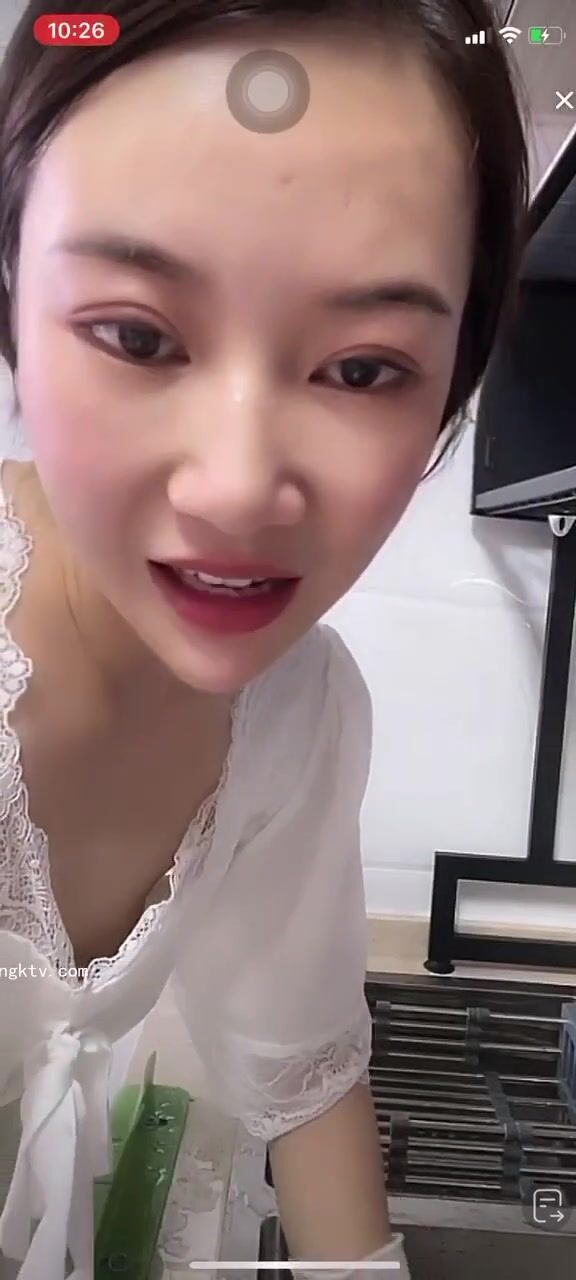 最新《瘋狂抖音》外篇之《抖音擦邊3》顏值主播直播各顯神通 閃現 走光露點 刷邊PK (185)