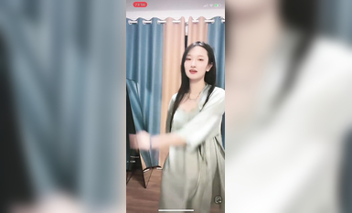 最新《瘋狂抖音》外篇之《抖音擦邊3》顏值主播直播各顯神通 閃現 走光露點 刷邊PK (56)