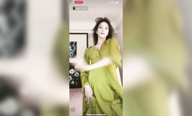 最新《瘋狂抖音》外篇之《抖音擦邊3》顏值主播直播各顯神通 閃現 走光露點 刷邊PK (51)