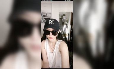 最新《瘋狂抖音》外篇之《抖音擦邊3》顏值主播直播各顯神通 閃現 走光露點 刷邊PK (36)