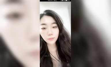 最新《瘋狂抖音》外篇之《抖音擦邊3》顏值主播直播各顯神通 閃現 走光露點 刷邊PK (37)