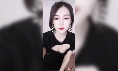 最新《瘋狂抖音》外篇之《抖音擦邊3》顏值主播直播各顯神通 閃現 走光露點 刷邊PK (70)