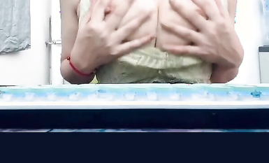 最新《瘋狂抖音》外篇之《抖音擦邊3》顏值主播直播各顯神通 閃現 走光露點 刷邊PK (123)