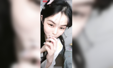 最新《瘋狂抖音》外篇之《抖音擦邊3》顏值主播直播各顯神通 閃現 走光露點 刷邊PK (197)