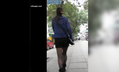 各種地方摸完女生翹臀或黑絲長腿就跑 各種尖叫聲 有的露臉 有的抄底 腎上腺素拉滿 太刺激 (18)