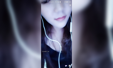 最新《瘋狂抖音》外篇之《抖音擦邊3》顏值主播直播各顯神通 閃現 走光露點 刷邊PK (222)