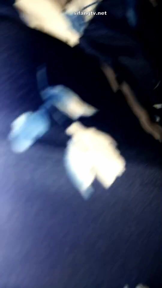 各種地方摸完女生翹臀或黑絲長腿就跑 各種尖叫聲 有的露臉 有的抄底 腎上腺素拉滿 太刺激 (24)