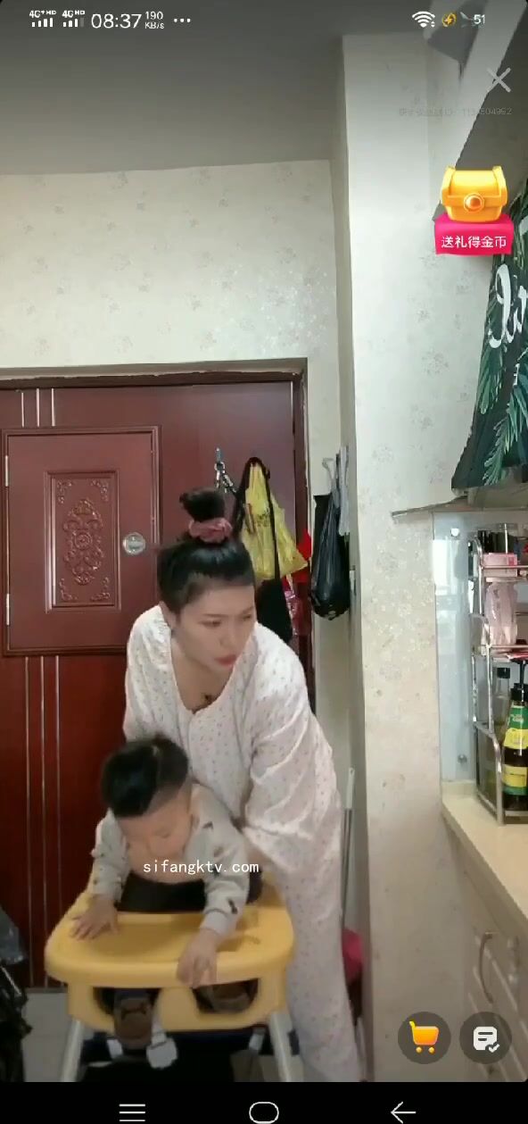 最新《瘋狂抖音》外篇之《抖音擦邊3》顏值主播直播各顯神通 閃現 走光露點 刷邊PK (216)