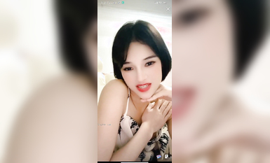 最新《瘋狂抖音》外篇之《抖音擦邊3》顏值主播直播各顯神通 閃現 走光露點 刷邊PK (196)