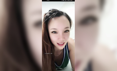 最新《瘋狂抖音》外篇之《抖音擦邊3》顏值主播直播各顯神通 閃現 走光露點 刷邊PK (214)