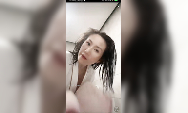 最新《瘋狂抖音》外篇之《抖音擦邊3》顏值主播直播各顯神通 閃現 走光露點 刷邊PK (219)