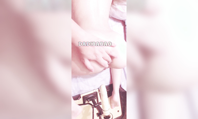 抖音80W粉絲推特網紅超萌蘿莉反差婊一隻喔私拍視圖大量流出人前露出3P喝尿野戰騷中極品 (91)