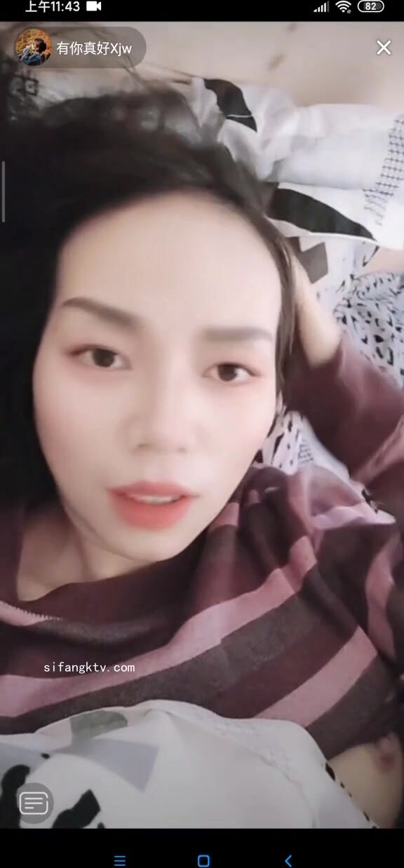 最新《瘋狂抖音》外篇之《抖音擦邊3》顏值主播直播各顯神通 閃現 走光露點 刷邊PK (210)