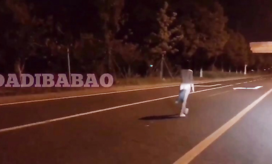 抖音80W粉絲推特網紅超萌蘿莉反差婊一隻喔私拍視圖大量流出人前露出3P喝尿野戰騷中極品 (44)