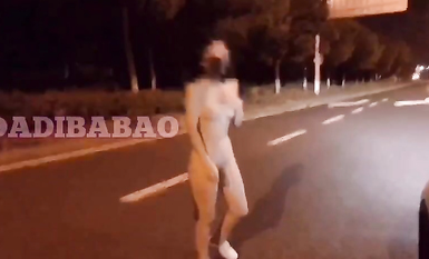 抖音80W粉絲推特網紅超萌蘿莉反差婊一隻喔私拍視圖大量流出人前露出3P喝尿野戰騷中極品 (44)