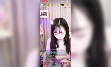 最新《瘋狂抖音》外篇之《抖音擦邊3》顏值主播直播各顯神通 閃現 走光露點 刷邊PK (101)