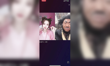 最新《瘋狂抖音》外篇之《抖音擦邊3》顏值主播直播各顯神通 閃現 走光露點 刷邊PK (103)