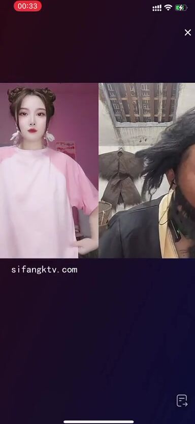 最新《瘋狂抖音》外篇之《抖音擦邊3》顏值主播直播各顯神通 閃現 走光露點 刷邊PK (103)