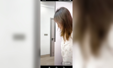 最新《瘋狂抖音》外篇之《抖音擦邊3》顏值主播直播各顯神通 閃現 走光露點 刷邊PK (122)