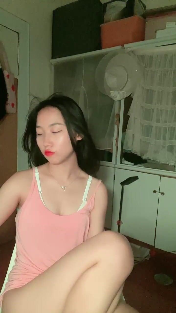 校花自我探索 身体解放