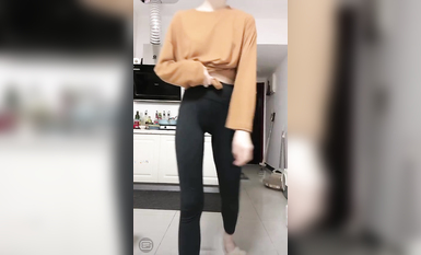 最新《瘋狂抖音》外篇之《抖音擦邊2》顏值主播各顯神通 閃現走光 刷邊尿尿熱舞 扣逼漏奶 (169)