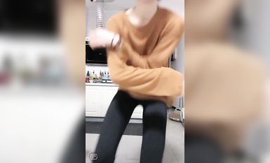 最新《瘋狂抖音》外篇之《抖音擦邊2》顏值主播各顯神通 閃現走光 刷邊尿尿熱舞 扣逼漏奶 (169)