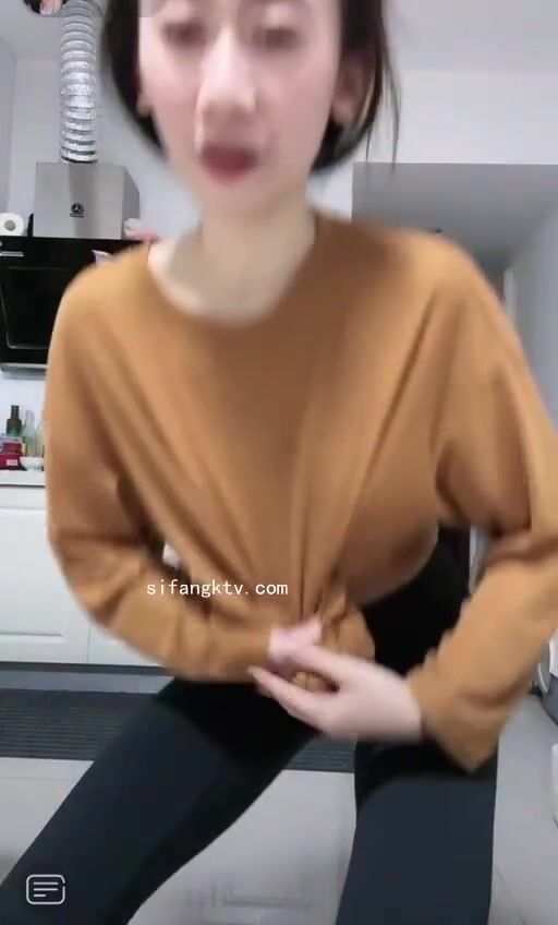 最新《瘋狂抖音》外篇之《抖音擦邊2》顏值主播各顯神通 閃現走光 刷邊尿尿熱舞 扣逼漏奶 (169)