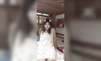 最新《瘋狂抖音》外篇之《抖音擦邊2》顏值主播各顯神通 閃現走光 刷邊尿尿熱舞 扣逼漏奶 (208)