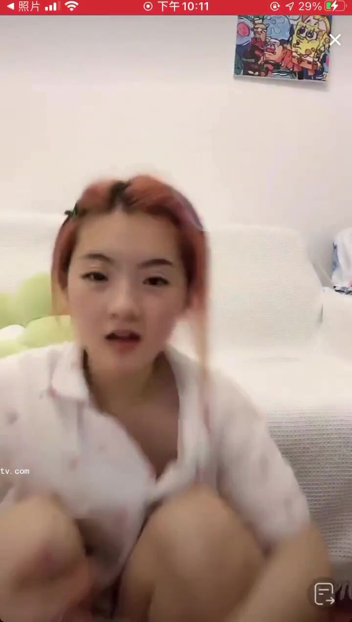 最新《瘋狂抖音》外篇之《抖音擦邊2》顏值主播各顯神通 閃現走光 刷邊尿尿熱舞 扣逼漏奶 (26)