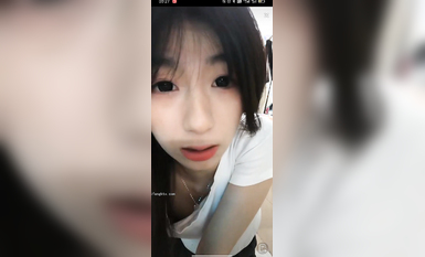 最新《瘋狂抖音》外篇之《抖音擦邊2》顏值主播各顯神通 閃現走光 刷邊尿尿熱舞 扣逼漏奶 (196)