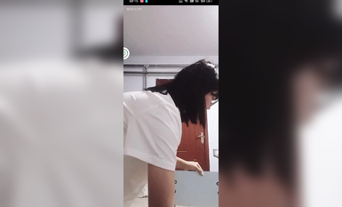 最新《瘋狂抖音》外篇之《抖音擦邊2》顏值主播各顯神通 閃現走光 刷邊尿尿熱舞 扣逼漏奶 (81)