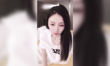 最新《瘋狂抖音》外篇之《抖音擦邊2》顏值主播各顯神通 閃現走光 刷邊尿尿熱舞 扣逼漏奶 (150)