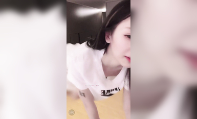 最新《瘋狂抖音》外篇之《抖音擦邊2》顏值主播各顯神通 閃現走光 刷邊尿尿熱舞 扣逼漏奶 (150)