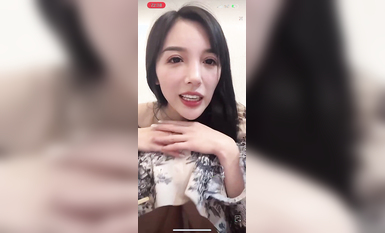 最新《瘋狂抖音》外篇之《抖音擦邊2》顏值主播各顯神通 閃現走光 刷邊尿尿熱舞 扣逼漏奶 (129)