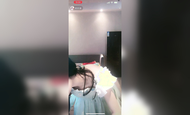 最新《瘋狂抖音》外篇之《抖音擦邊2》顏值主播各顯神通 閃現走光 刷邊尿尿熱舞 扣逼漏奶 (183)