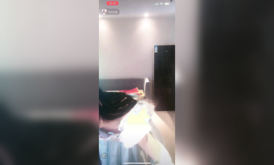 最新《瘋狂抖音》外篇之《抖音擦邊2》顏值主播各顯神通 閃現走光 刷邊尿尿熱舞 扣逼漏奶 (183)