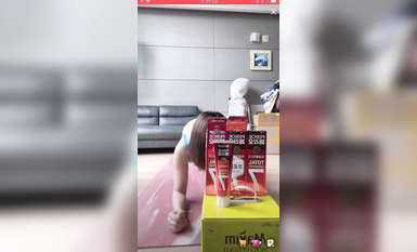 最新《瘋狂抖音》外篇之《抖音擦邊2》顏值主播各顯神通 閃現走光 刷邊尿尿熱舞 扣逼漏奶 (113)