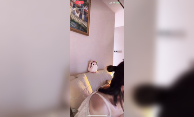 最新《瘋狂抖音》外篇之《抖音擦邊2》顏值主播各顯神通 閃現走光 刷邊尿尿熱舞 扣逼漏奶 (76)