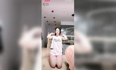 最新《瘋狂抖音》外篇之《抖音擦邊2》顏值主播各顯神通 閃現走光 刷邊尿尿熱舞 扣逼漏奶 (185)