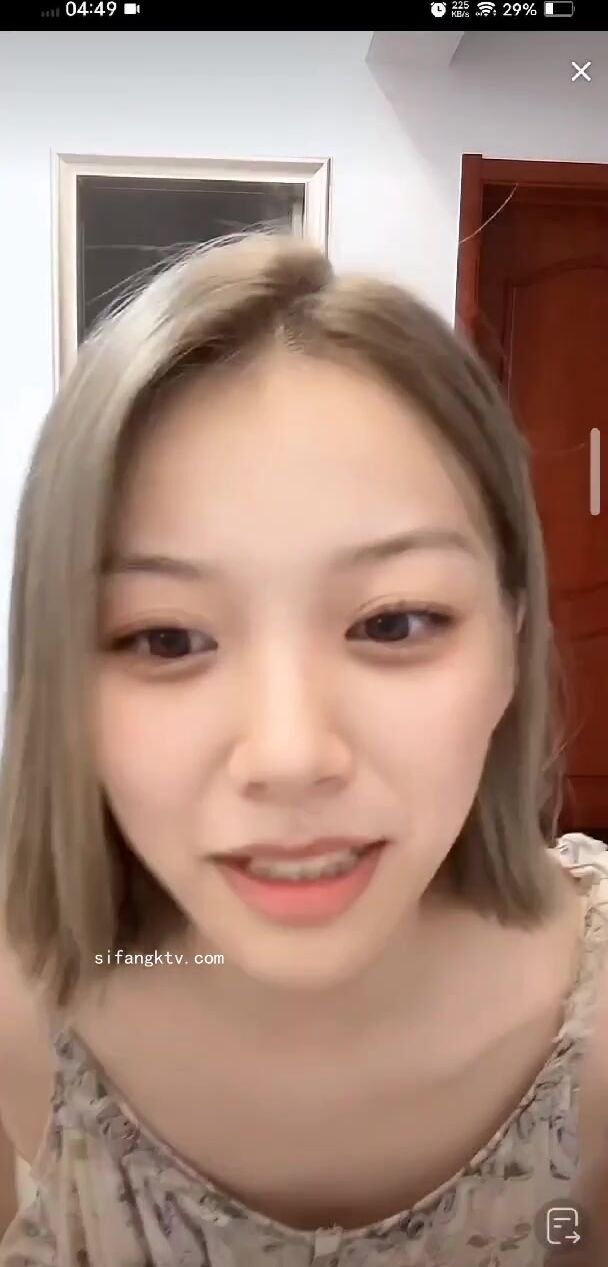 最新《瘋狂抖音》外篇之《抖音擦邊2》顏值主播各顯神通 閃現走光 刷邊尿尿熱舞 扣逼漏奶 (212)