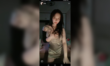 最新《瘋狂抖音》外篇之《抖音擦邊2》顏值主播各顯神通 閃現走光 刷邊尿尿熱舞 扣逼漏奶 (198)