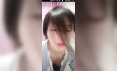 最新《瘋狂抖音》外篇之《抖音擦邊2》顏值主播各顯神通 閃現走光 刷邊尿尿熱舞 扣逼漏奶 (85)