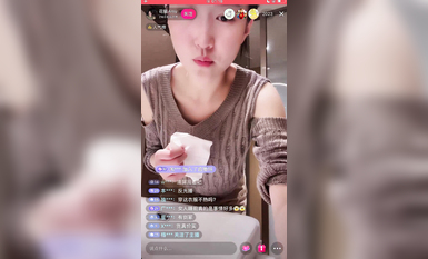 最新《瘋狂抖音》外篇之《抖音擦邊2》顏值主播各顯神通 閃現走光 刷邊尿尿熱舞 扣逼漏奶 (39)