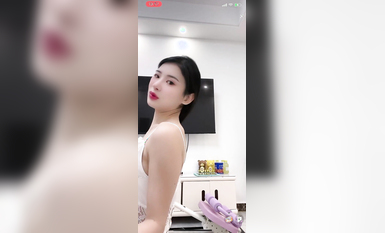 最新《瘋狂抖音》外篇之《抖音擦邊2》顏值主播各顯神通 閃現走光 刷邊尿尿熱舞 扣逼漏奶 (204)