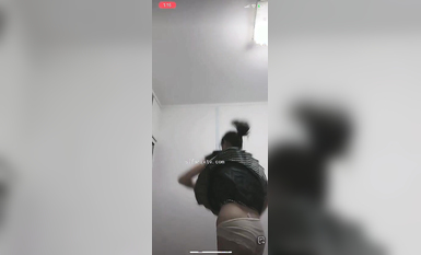 最新《瘋狂抖音》外篇之《抖音擦邊2》顏值主播各顯神通 閃現走光 刷邊尿尿熱舞 扣逼漏奶 (118)